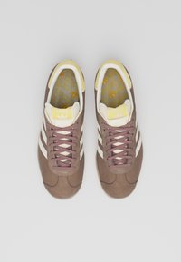 Adidas GAZELLE UNISEX - obrazek 3